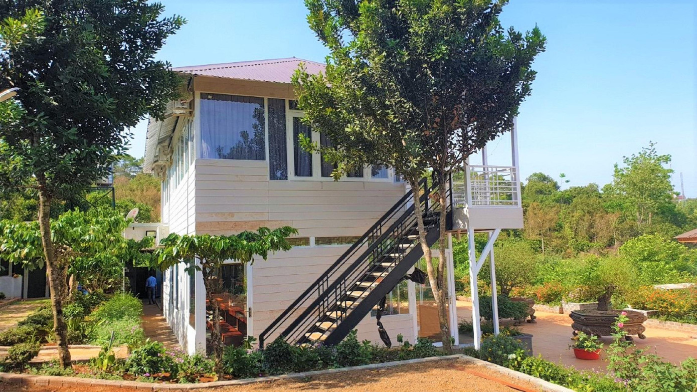 Ngôi nhà 2 tầng khá hiện đại Ngôi nhà 2 tầng khá hiện đại