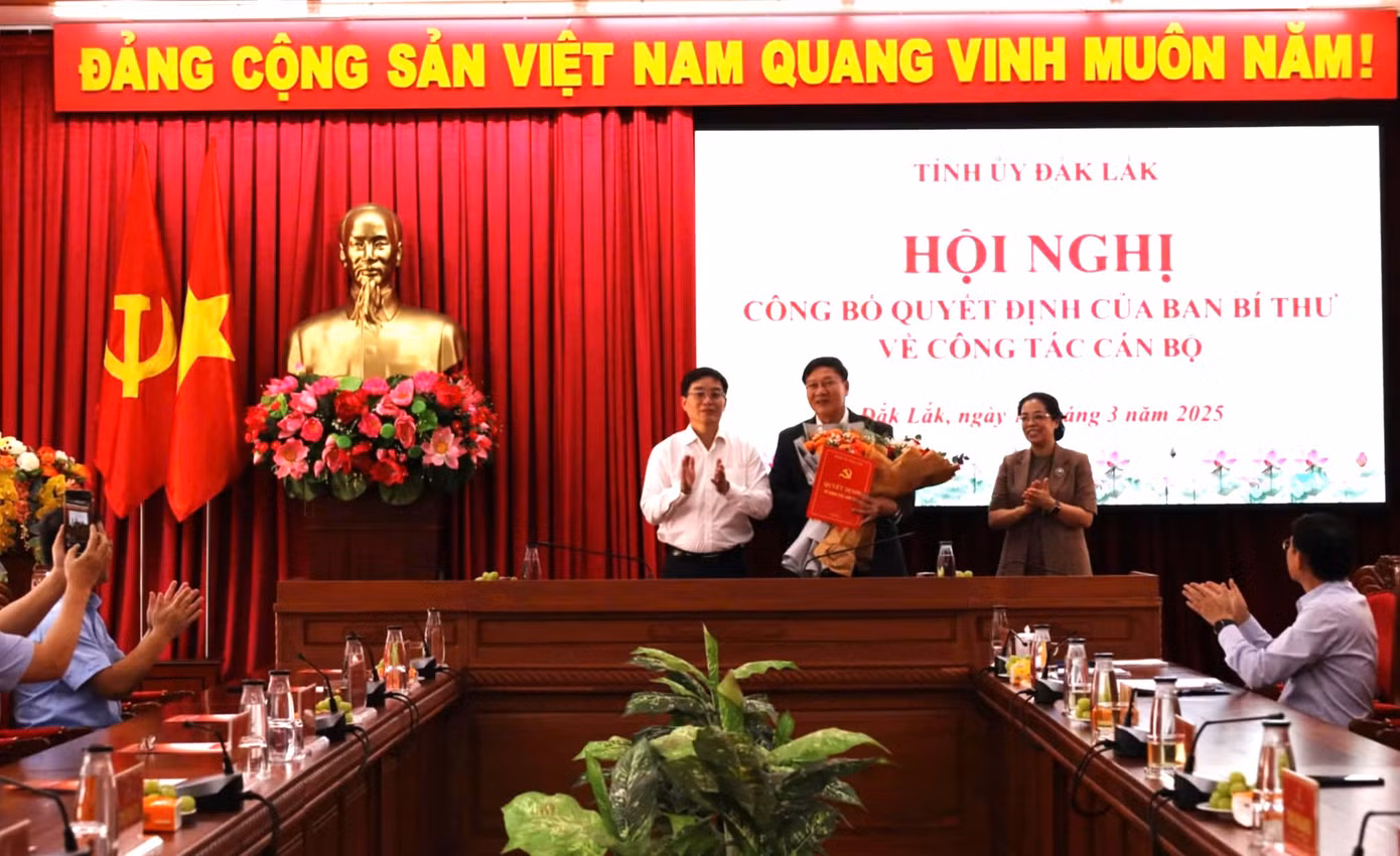 Ông Trần Phú Hùng được chuẩn y tham gia Ban Thường vụ Tỉnh ủy Đắk Lắk nhiệm kỳ 2020-2025.