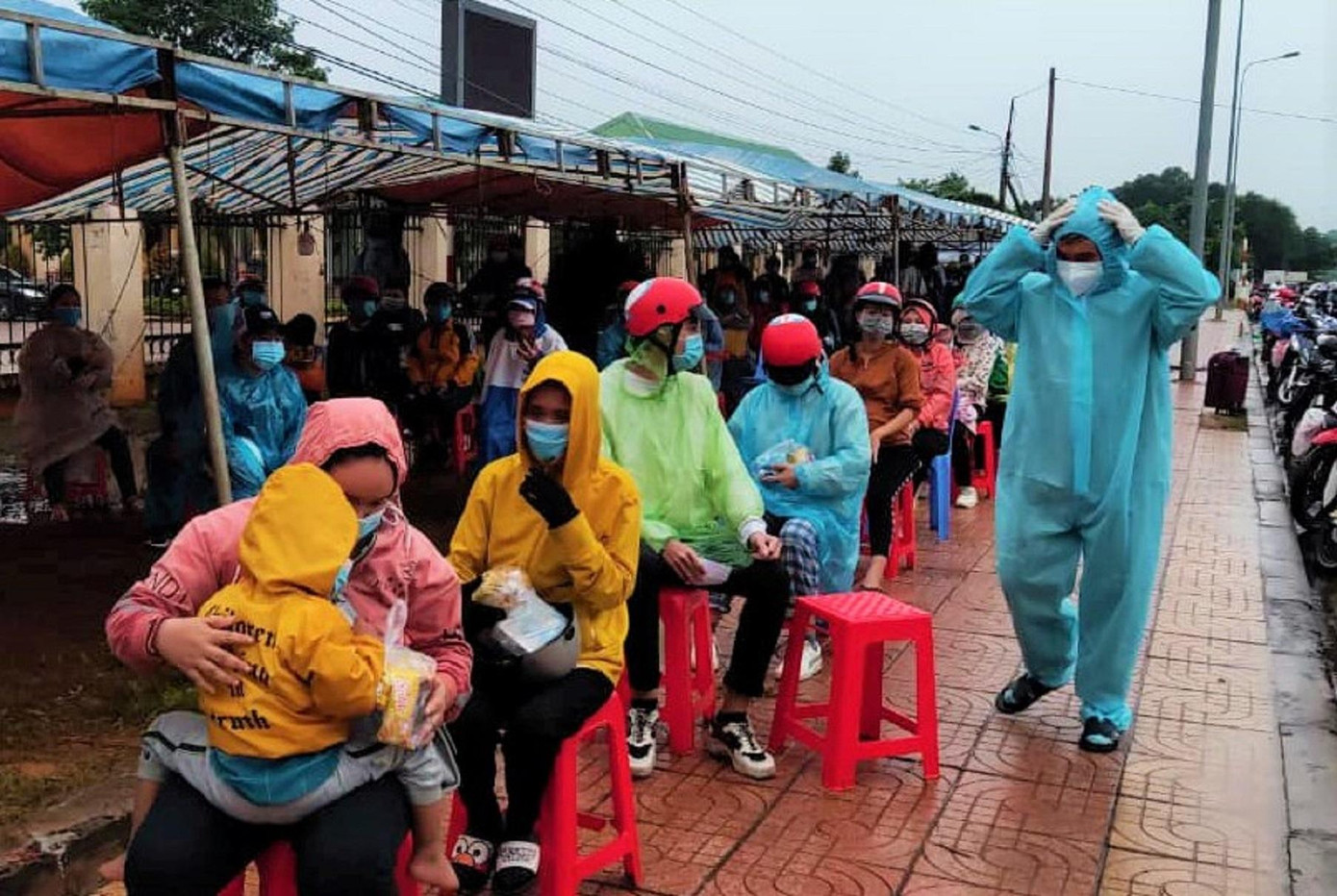 Thời gian qua, nhiều công dân Đắk Nông chạy xe máy về quê Thời gian qua, nhiều công dân Đắk Nông chạy xe máy về quê