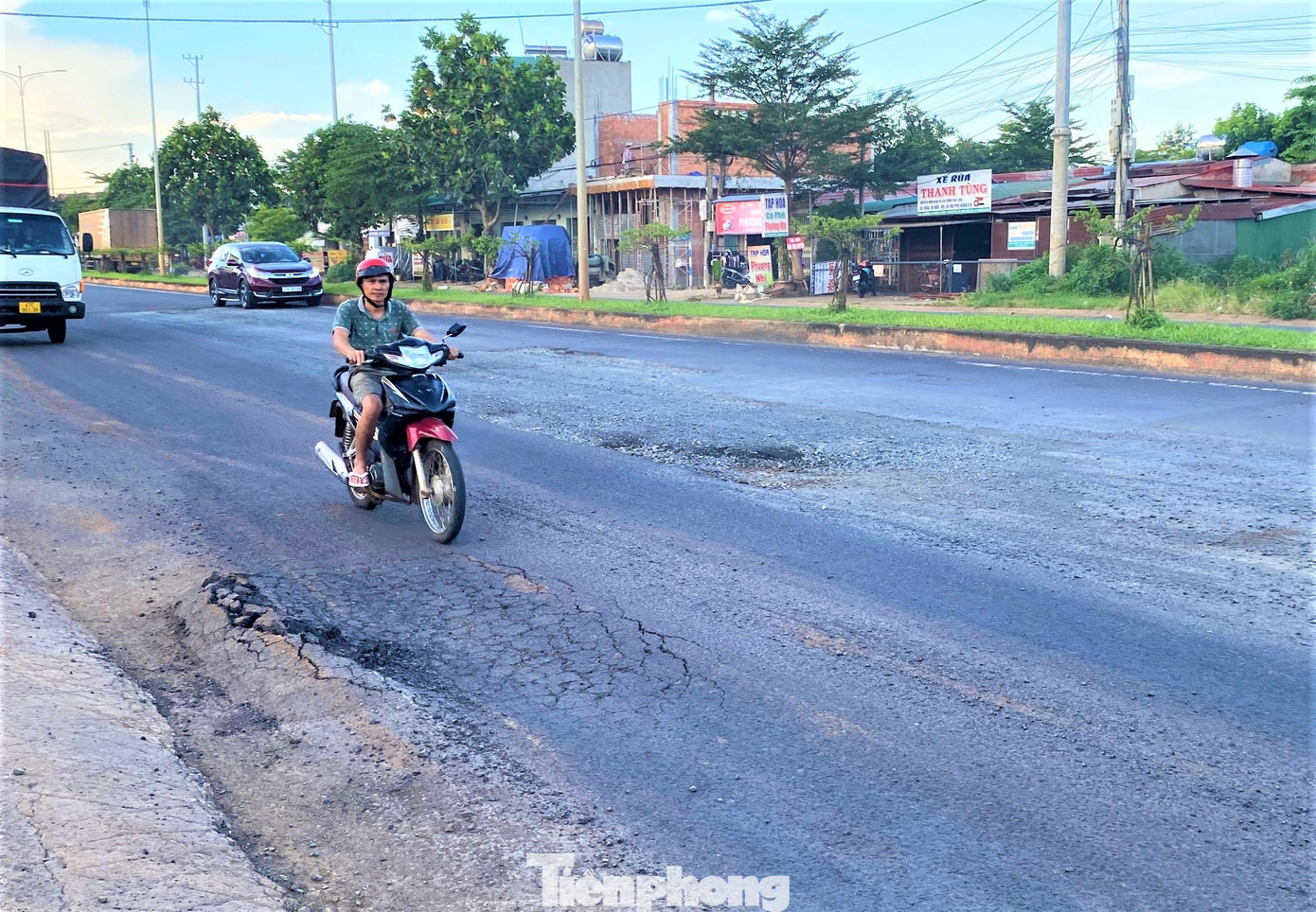 Ban quản lý cho rằng về lâu dài phải tiến hành sửa chữa toàn tuyến