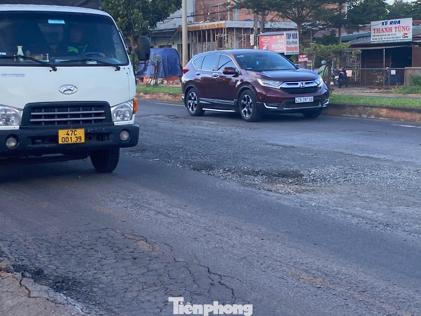 Trên tuyến đường có thêm nhiều vị trí mới bị hư hỏng