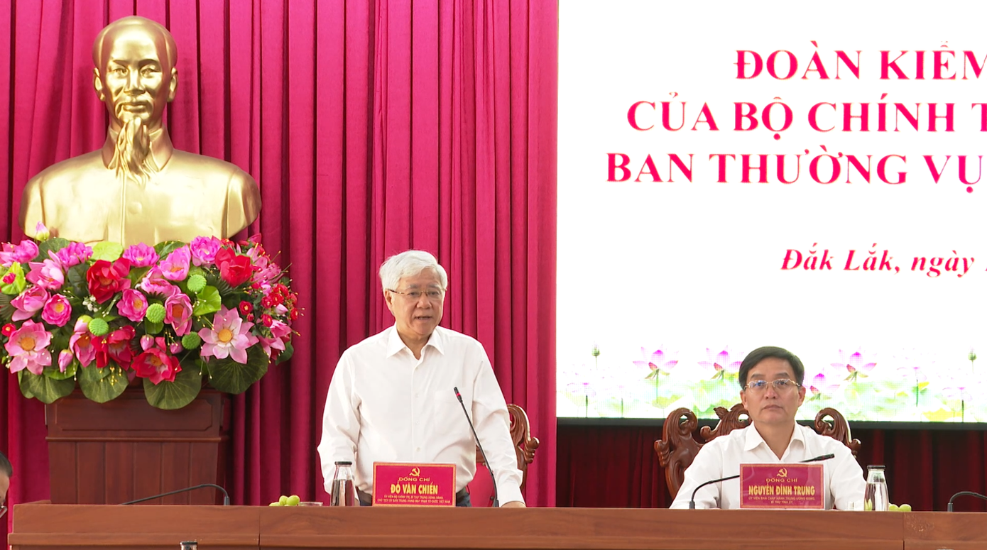 Chủ tịch Ủy ban Trung ương Mặt trận Tổ quốc Việt Nam Đỗ Văn Chiến phát biểu tại buổi làm việc