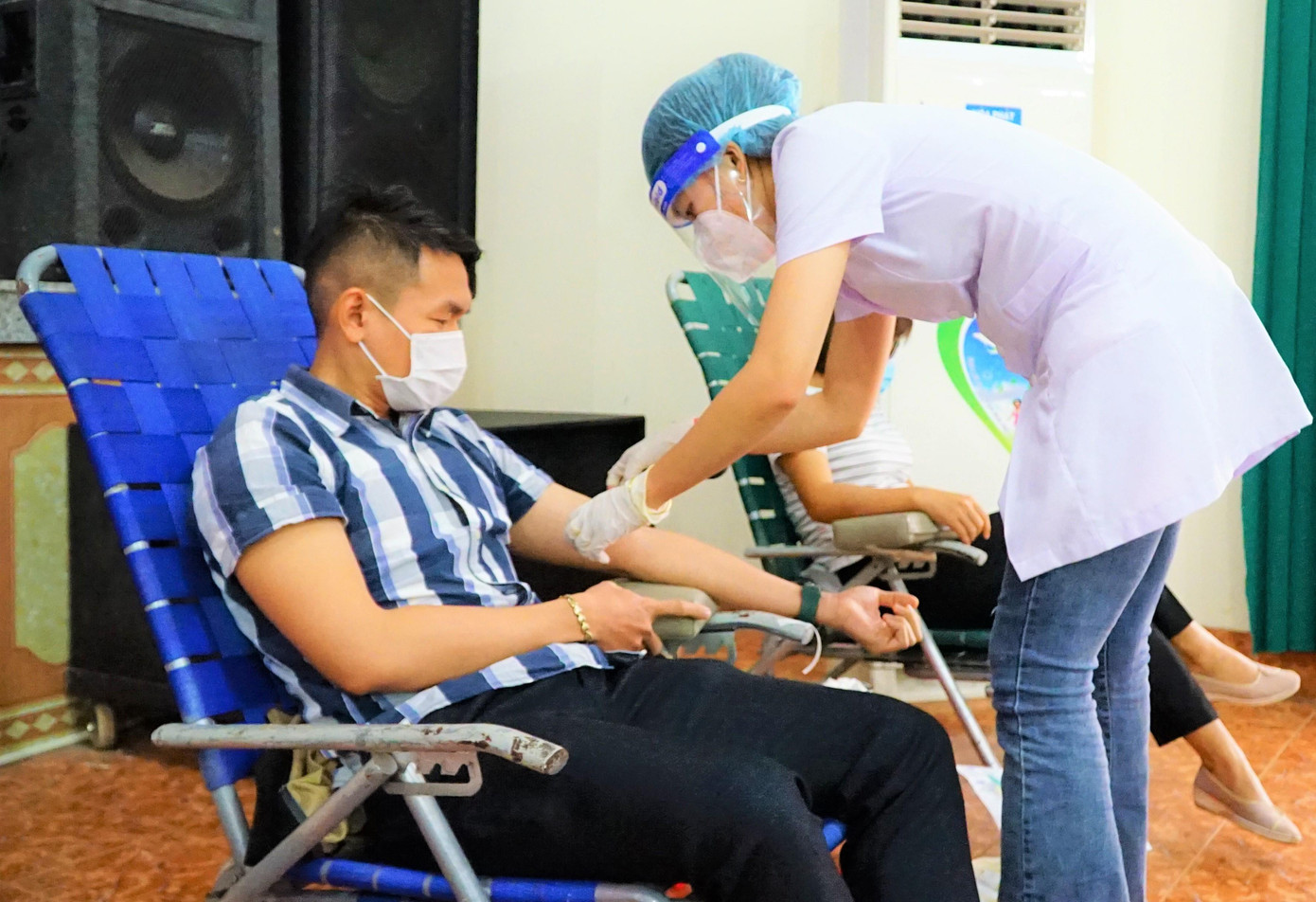 Thầy Đặng Đình Thành, giảng viên Khoa Y (Trường Cao đẳng Y tế Đắk Lắk) Thầy Đặng Đình Thành, giảng viên Khoa Y (Trường Cao đẳng Y tế Đắk Lắk)