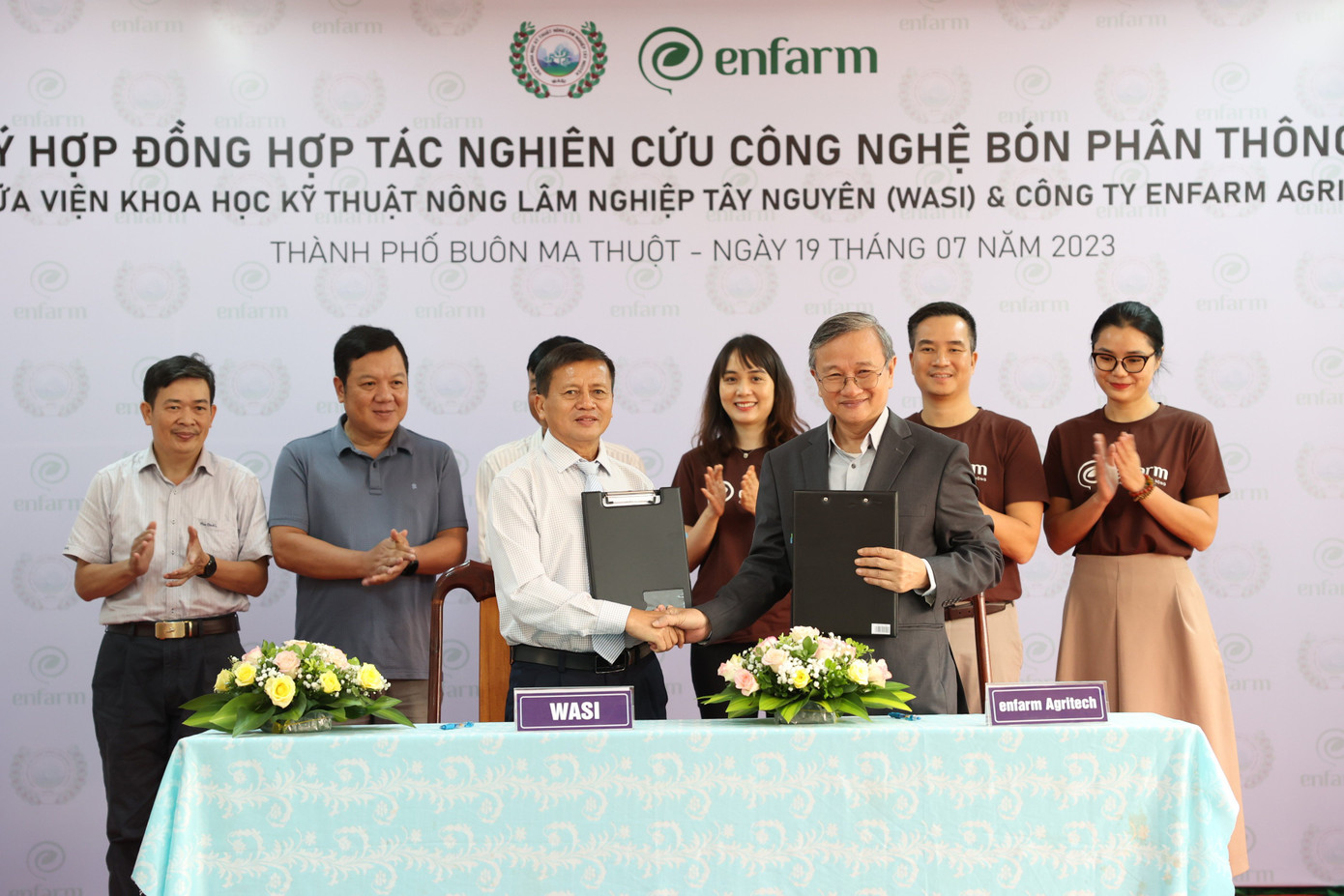 Lễ ký kết hợp tác nghiên cứu công nghệ bón phân thông minh.