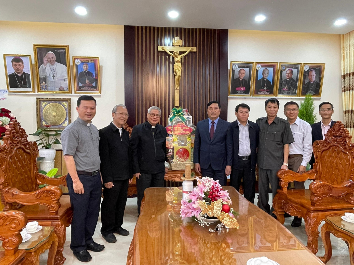 Đại diện UBND tỉnh Đắk Nông gửi lời chúc tốt đẹp đến các chức sắc và toàn thể bà con giáo dân nhân dịp Giáng sinh