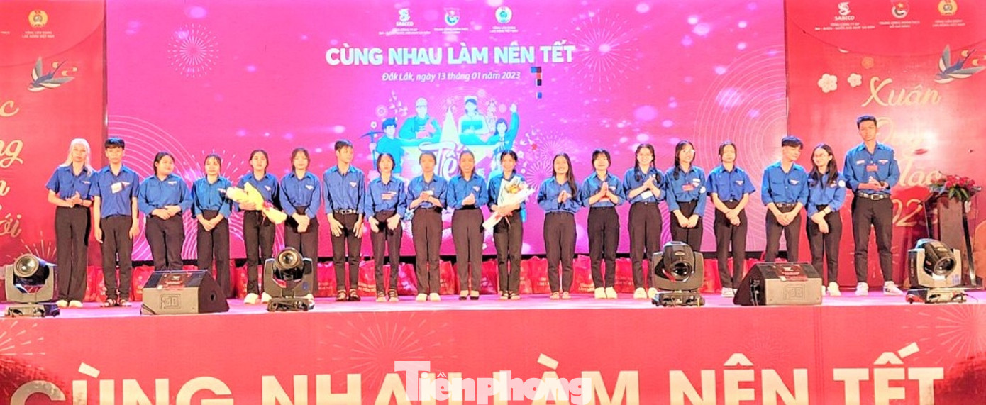 Ra mắt Đội hình thanh niên tình nguyện, hỗ trợ nhân dân dịp Tết Quý Mão