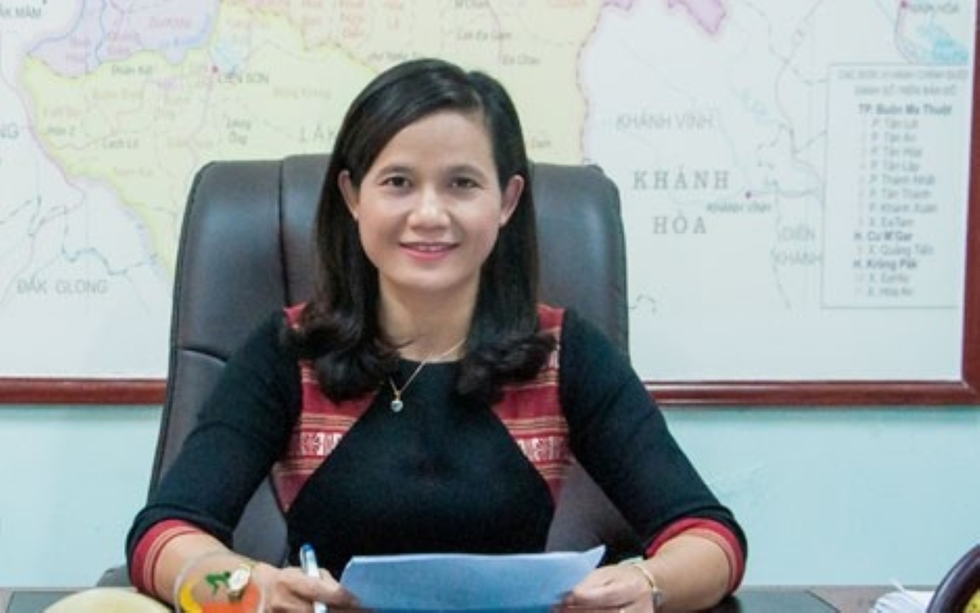 Bà H’Lim Niê, Trưởng Ban Tuyên giáo Tỉnh ủy, xin nghỉ hưu trước tuổi. Ảnh: Báo Đắk Lắk Bà H’Lim Niê, Trưởng Ban Tuyên giáo Tỉnh ủy, xin nghỉ hưu trước tuổi. Ảnh: Báo Đắk Lắk