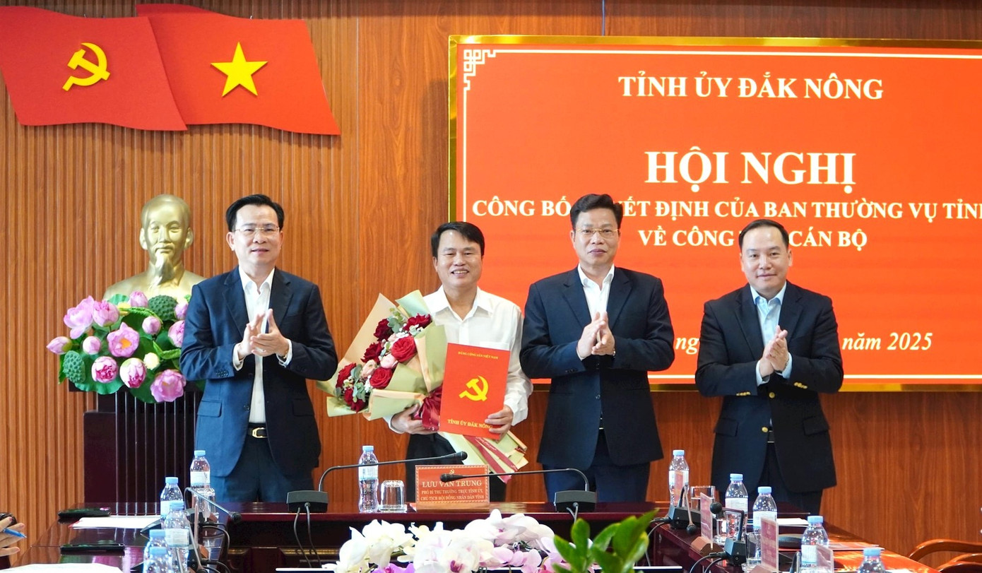 Ông Nguyễn Văn Hiệp làm Phó Trưởng Ban Thường trực Ban Dân vận Tỉnh ủy. Ảnh: Hoàng Hoài Ông Nguyễn Văn Hiệp làm Phó Trưởng Ban Thường trực Ban Dân vận Tỉnh ủy. Ảnh: Hoàng Hoài