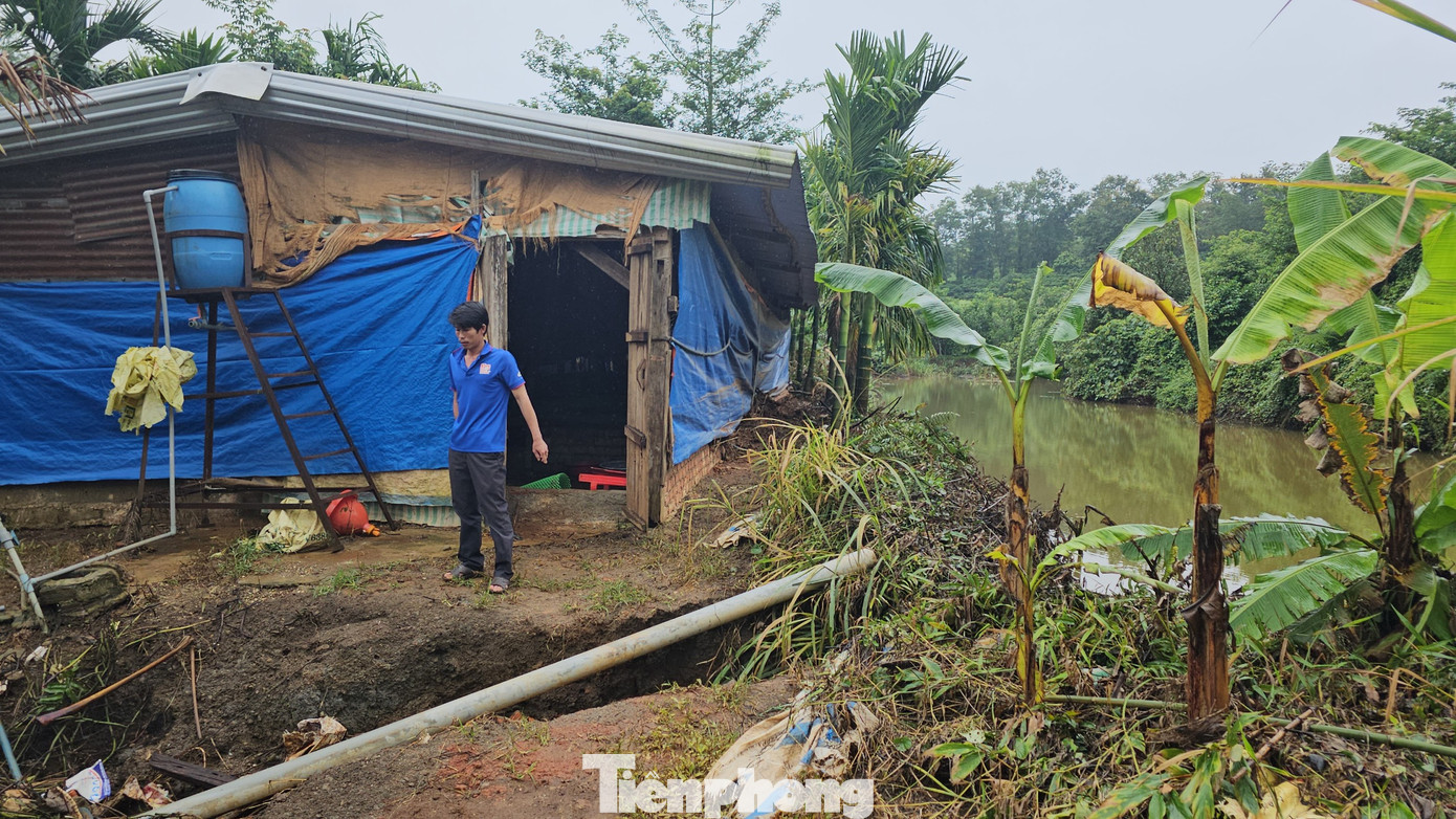 Sinh kế của người dân bị cuốn trôi do vỡ hồ. Sinh kế của người dân bị cuốn trôi do vỡ hồ.
