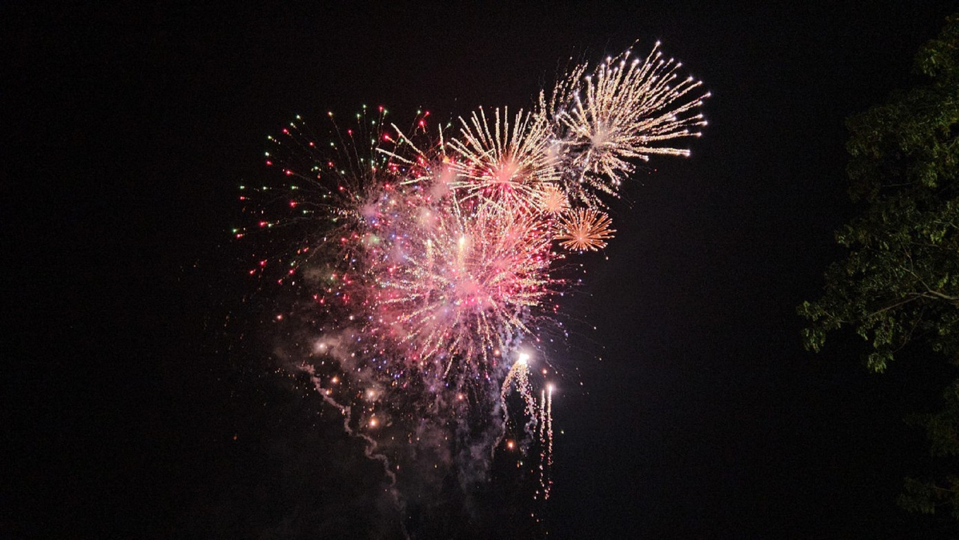 Màn pháo hoa rực rỡ Màn pháo hoa rực rỡ