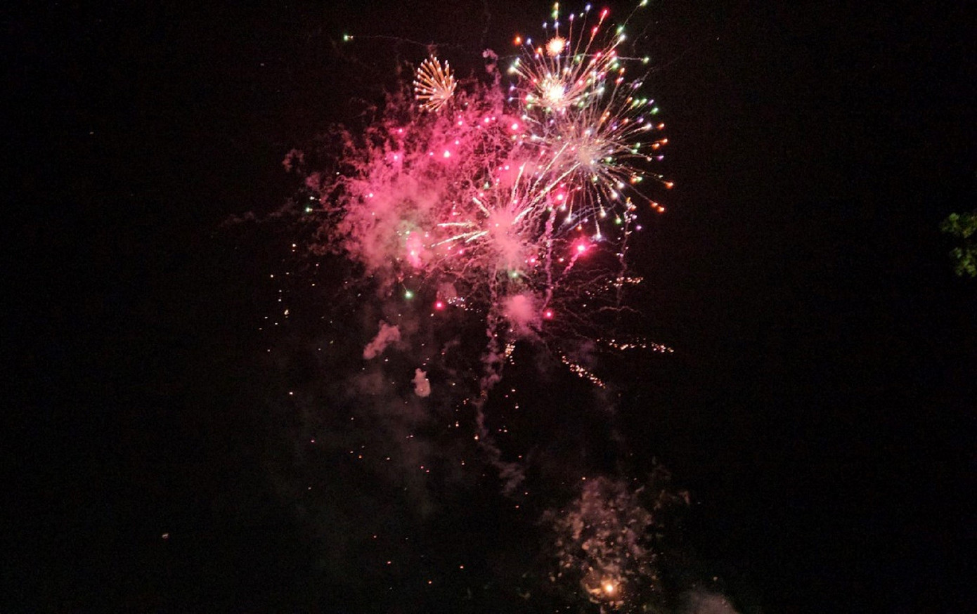 Pháo hoa rực rỡ để lại ấn tượng cho mọi người Pháo hoa rực rỡ để lại ấn tượng cho mọi người