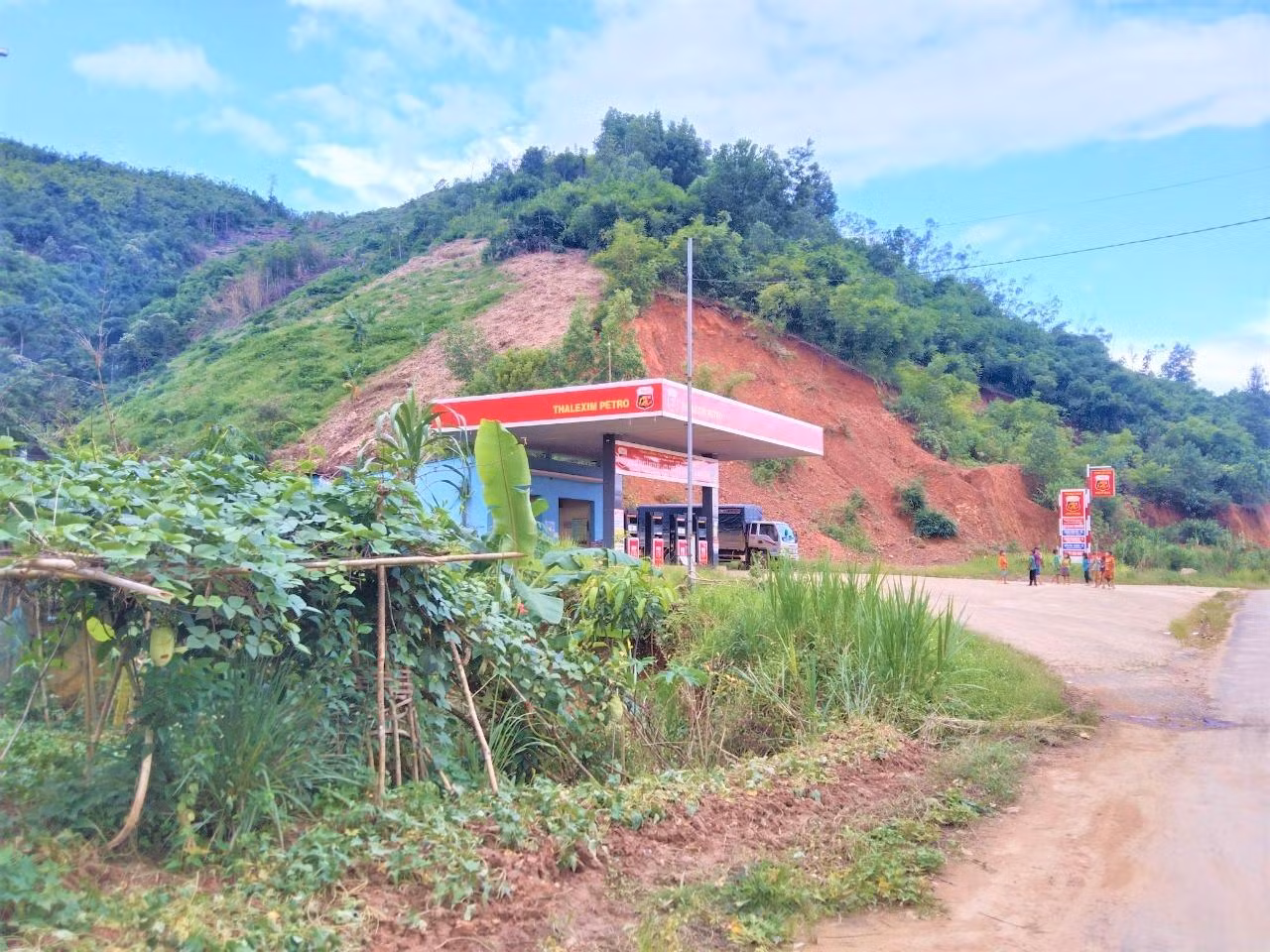 Cây xăng nhà ông Phạm Đặng Quang xây dựng trên đất quy hoạch 3 loại rừng