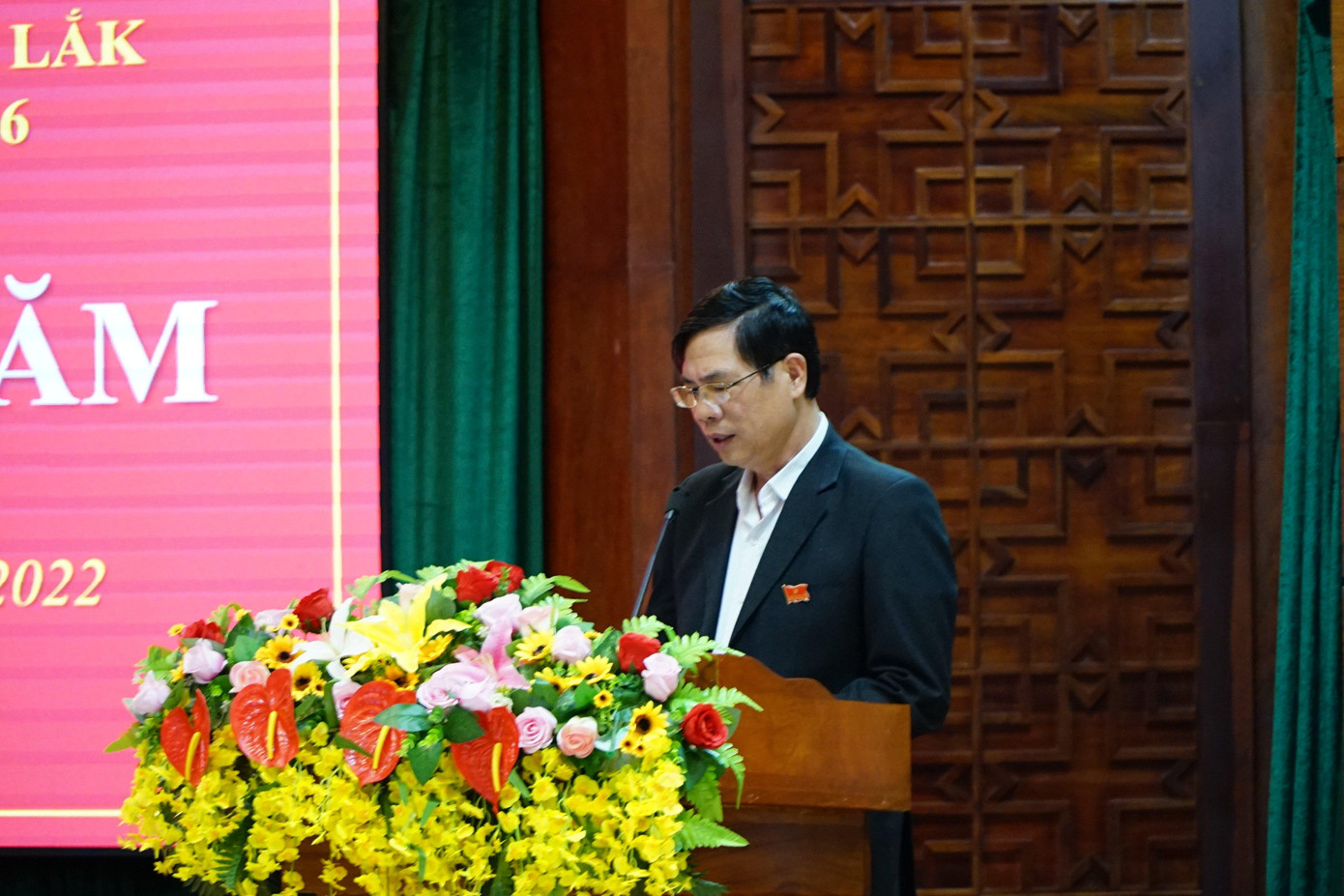 Ông Đinh Xuân Hà- Giám đốc Sở Kế hoạch và Đầu tư tỉnh Đắk Lắk trả lời chất vấn Ông Đinh Xuân Hà- Giám đốc Sở Kế hoạch và Đầu tư tỉnh Đắk Lắk trả lời chất vấn