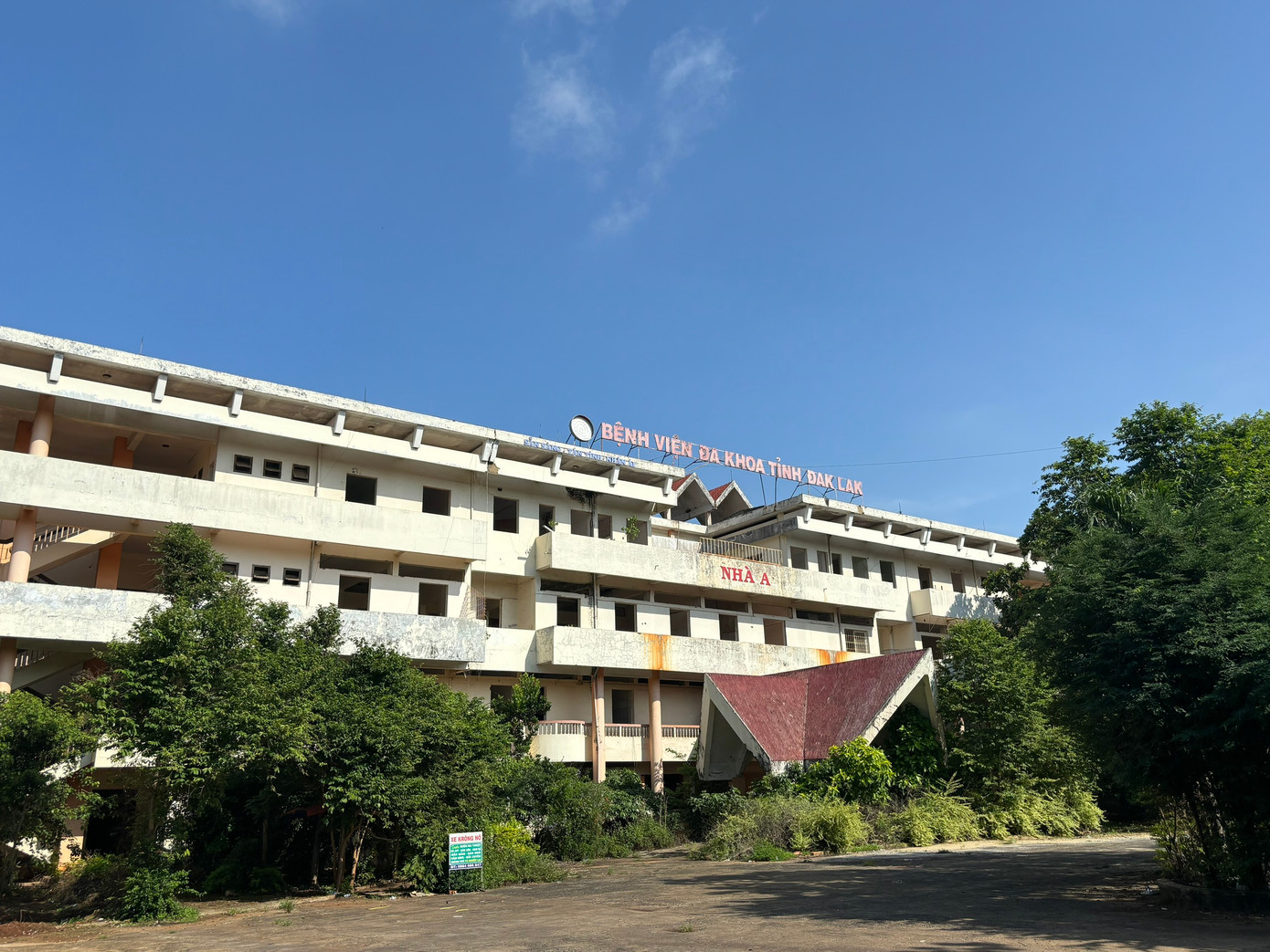 Dự án tổ hợp khách sạn 5 sao, trung tâm thương mại và nhà ở thương mại tại số 2 đường Mai Hắc Đế