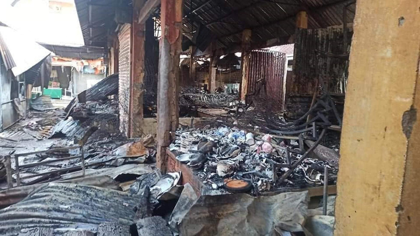 Nhiều mặt hàng cháy trụi