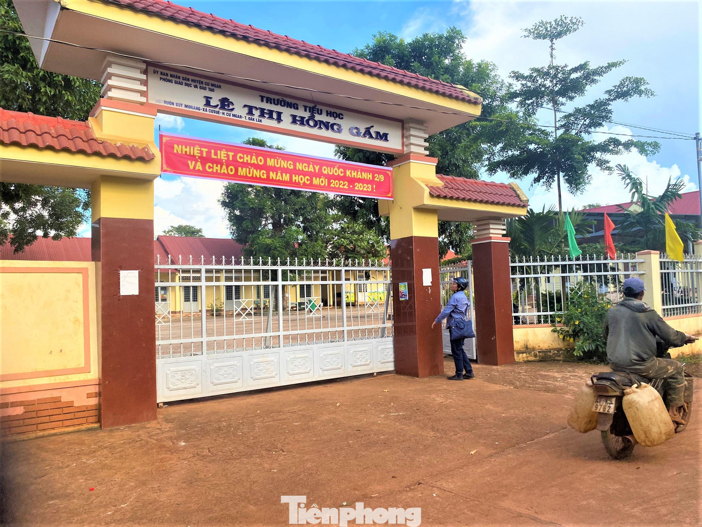 Trường Tiểu học Lê Thị Hồng Gấm được công nhận đạt chuẩn quốc gia giai đoạn 1