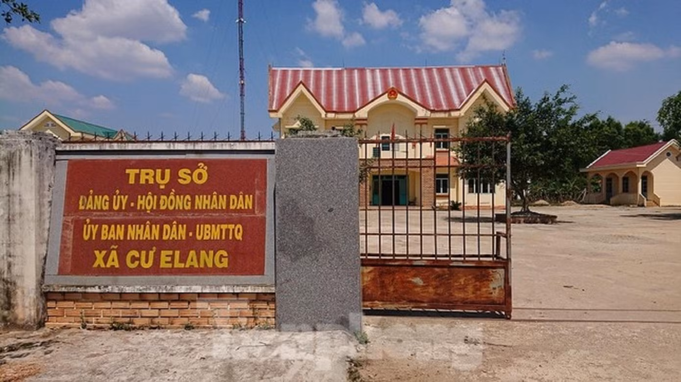Trụ sở UBND xã Cư Elang