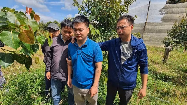 Đối tượng Nguyễn Anh Tuấn - chủ mưu vụ dụ người tu tập đắc đạo thành tiên để lừa đảo. Đối tượng Nguyễn Anh Tuấn - chủ mưu vụ dụ người tu tập đắc đạo thành tiên để lừa đảo.