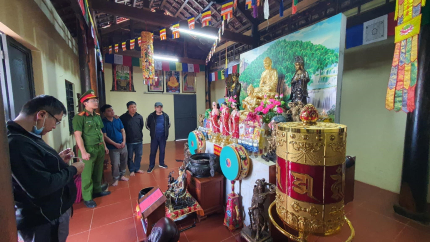 Bên trong căn nhà tu tập để các bị hại đắc đạo thành tiên. Bên trong căn nhà tu tập để các bị hại đắc đạo thành tiên.