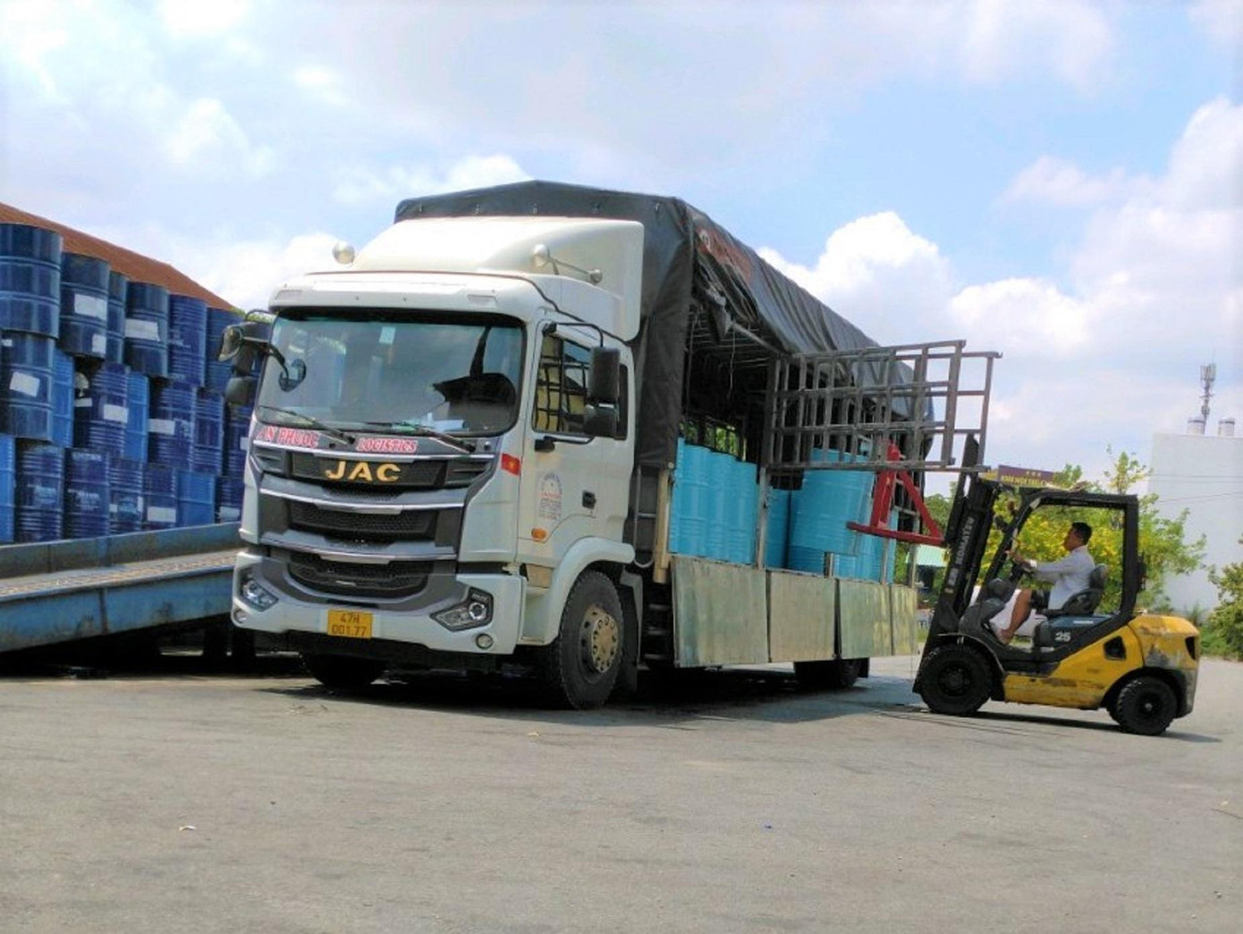 Trong ngày 5/7, lượng người đến BV thành phố Buôn Ma Thuột làm xét nghiệm COVID-19 tăng đột biến