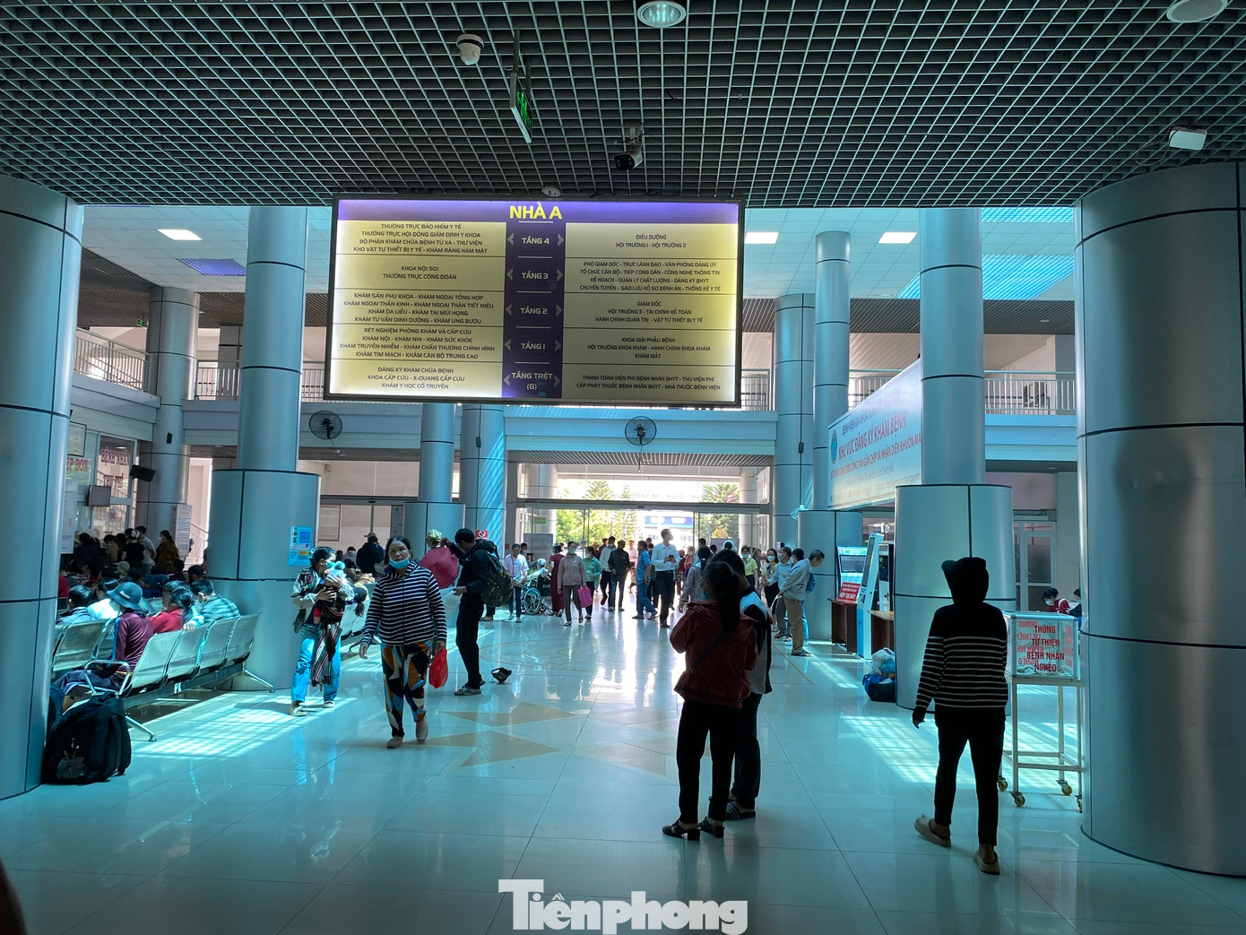 Khu vực người dân đến đăng ký khám chữa bệnh tại Bệnh viện Đa khoa Vùng Tây Nguyên