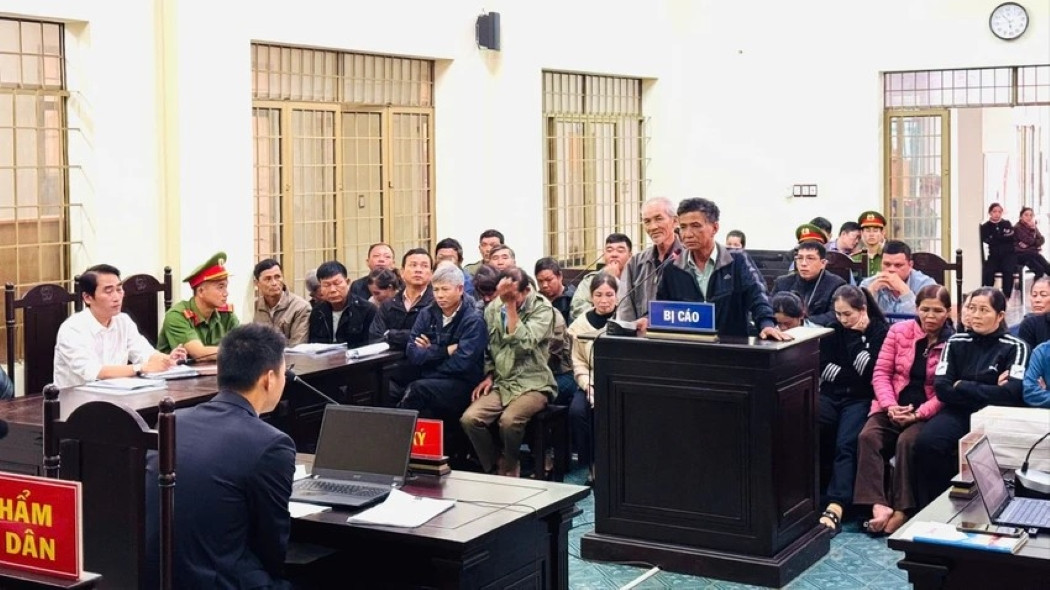 Các bị cáo lãnh án vì có hành vi vi phạm pháp luật