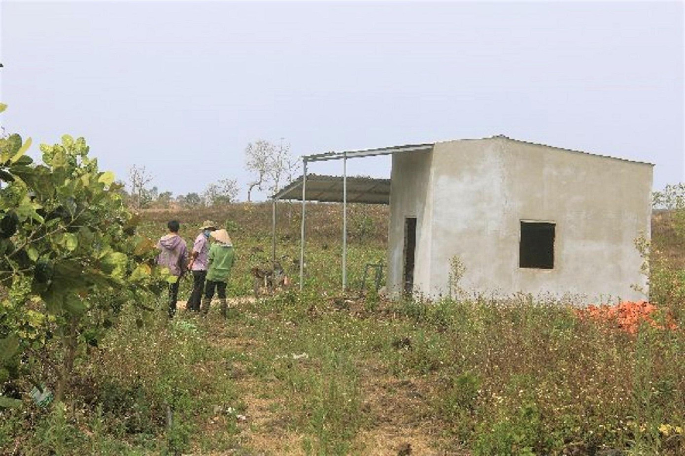 Người dân dựng nhà trên đất lâm nghiệp