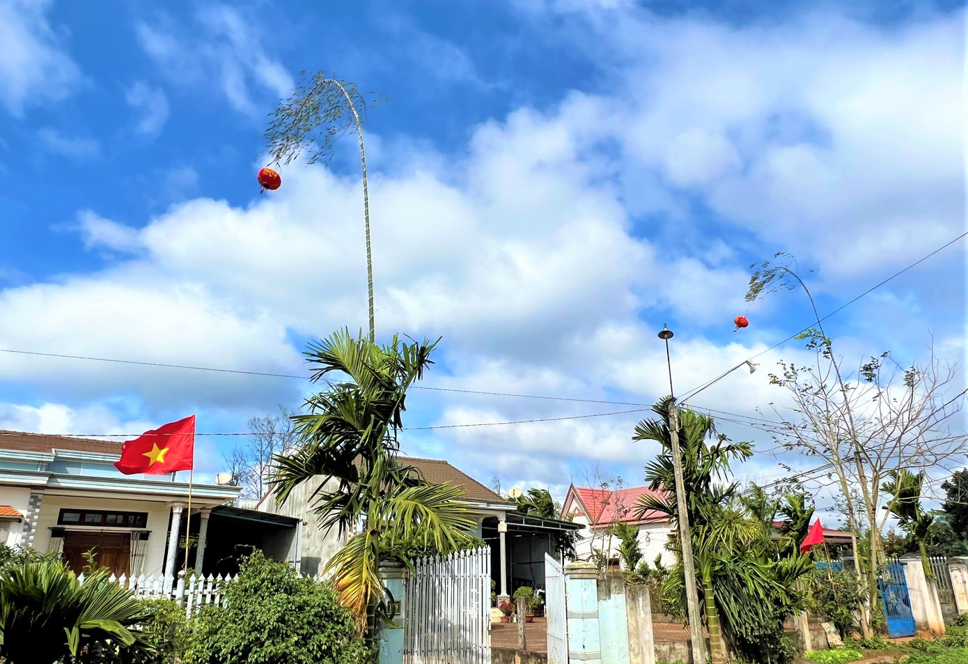 Khi cuộc sống bớt vất vả, người dân có nhiều cơ hội để gìn giữ truyền thống cha ông.