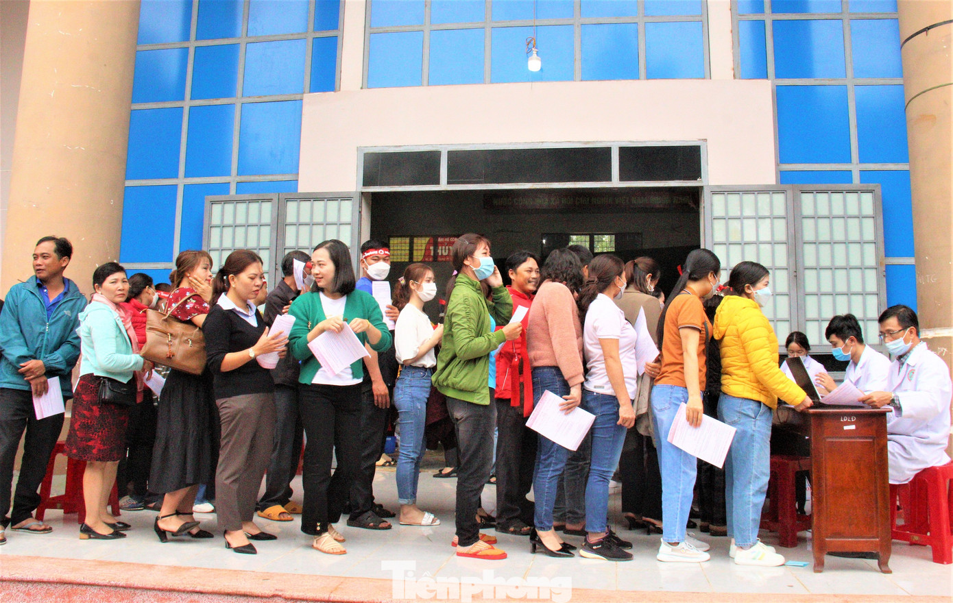 Người dân Cư M&apos;gar xếp hàng hiến máu