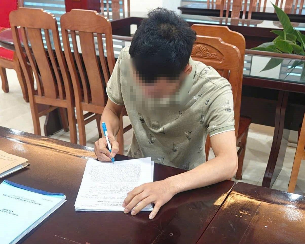 Ông Hà Văn N. bị xử phạt về hành vi đăng tin không đúng sự thật về sầu riêng Ông Hà Văn N. bị xử phạt về hành vi đăng tin không đúng sự thật về sầu riêng