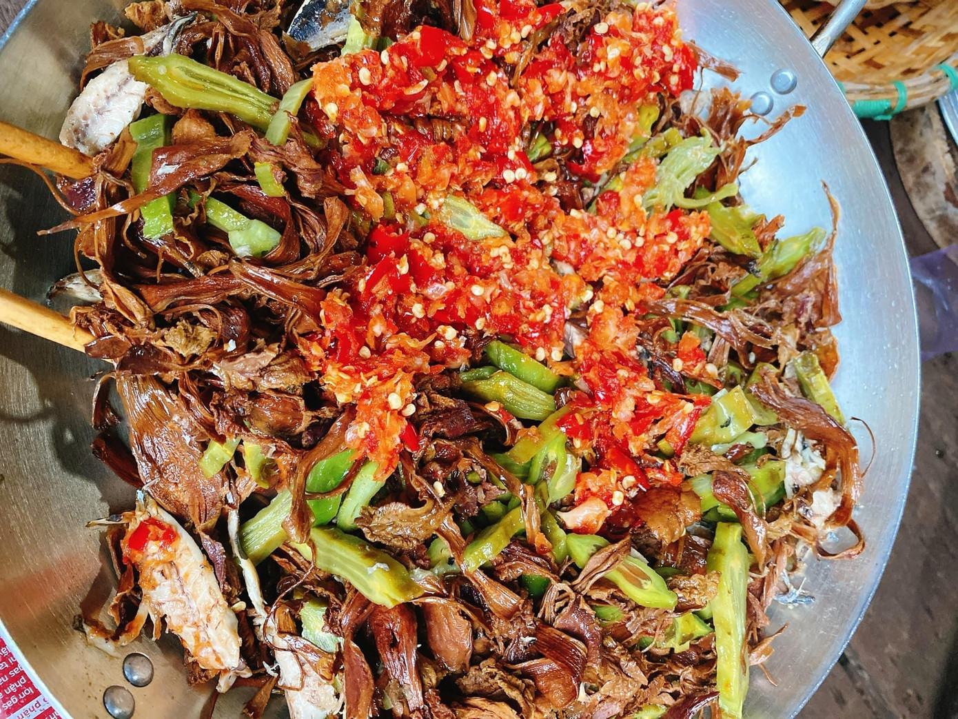 Món núc nác xào cá hấp