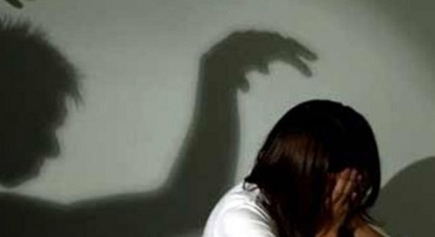 Đối tượng Nguyễn Văn Kiên bị khởi tố vì tội “Hiếp dâm người dưới 16 tuổi”. Ảnh minh họa Đối tượng Nguyễn Văn Kiên bị khởi tố vì tội “Hiếp dâm người dưới 16 tuổi”. Ảnh minh họa