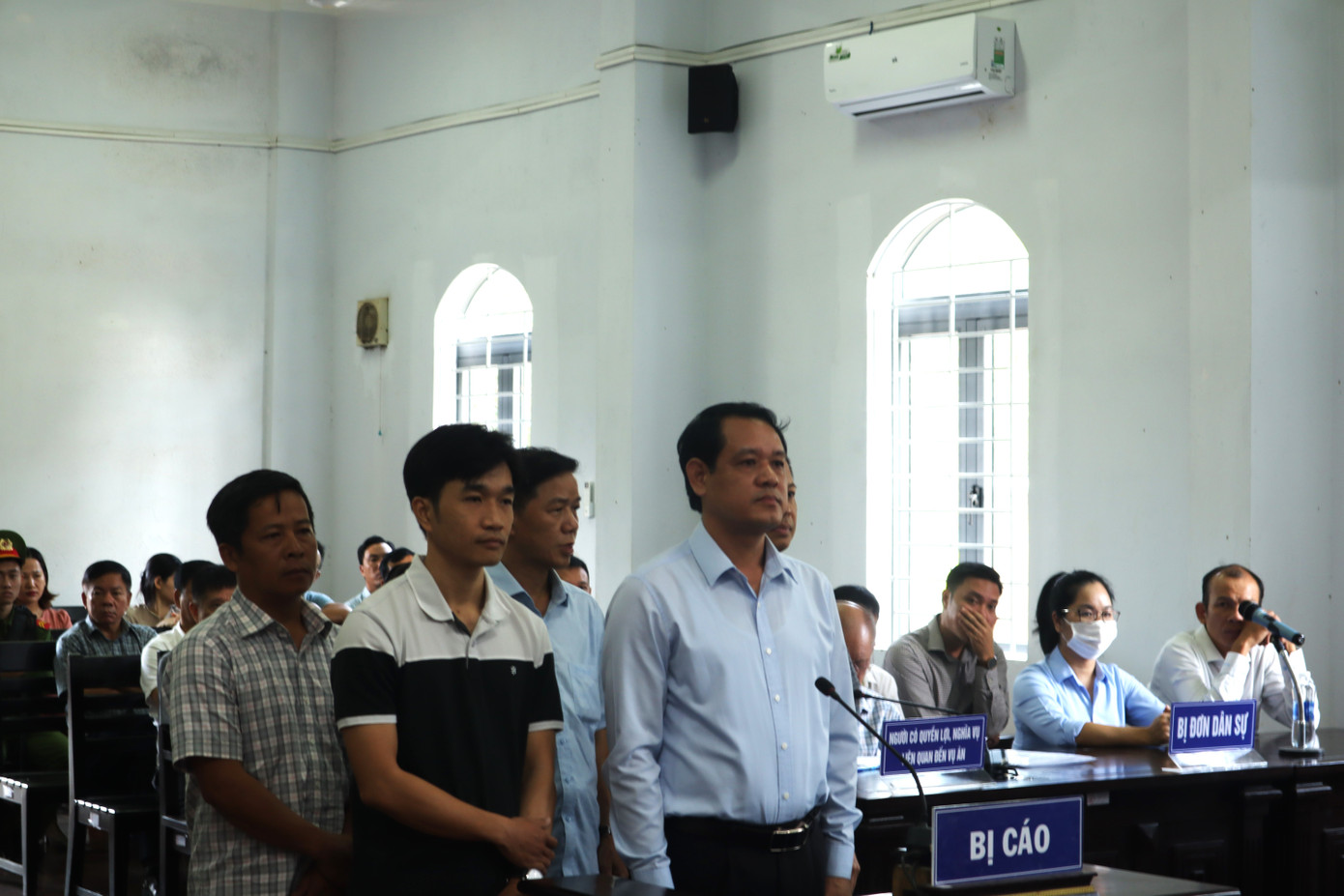 Các bị cáo tại phiên toà