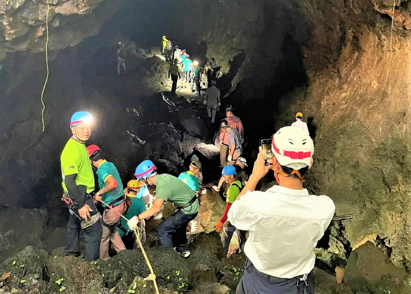 Đoàn chuyên gia đi khảo sát, tái thẩm định Công viên địa chất toàn cầu UNESCO Đắk Nông. Đoàn chuyên gia đi khảo sát, tái thẩm định Công viên địa chất toàn cầu UNESCO Đắk Nông.
