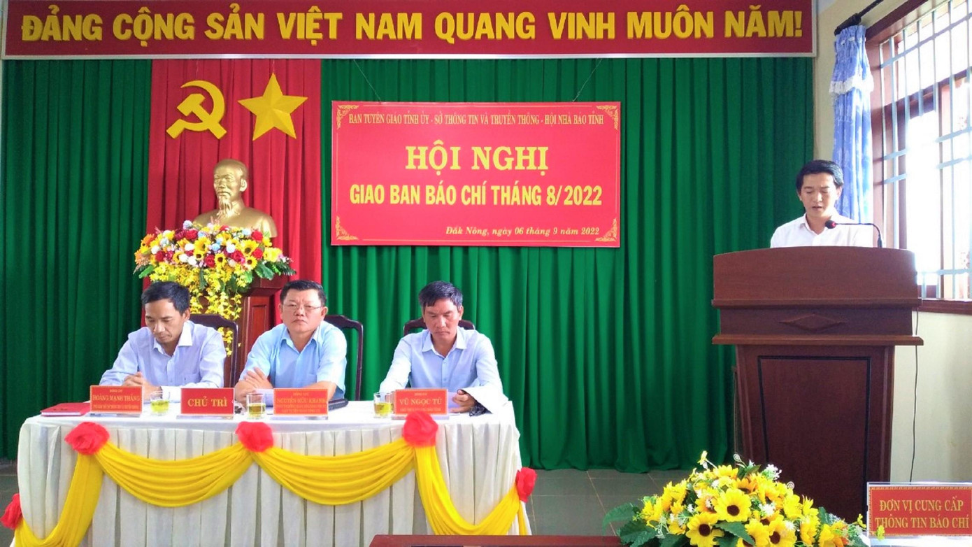Anh Trương Văn Bình - Phó Bí thư Tỉnh Đoàn Đắk Nông thông tin tại buổi họp báo