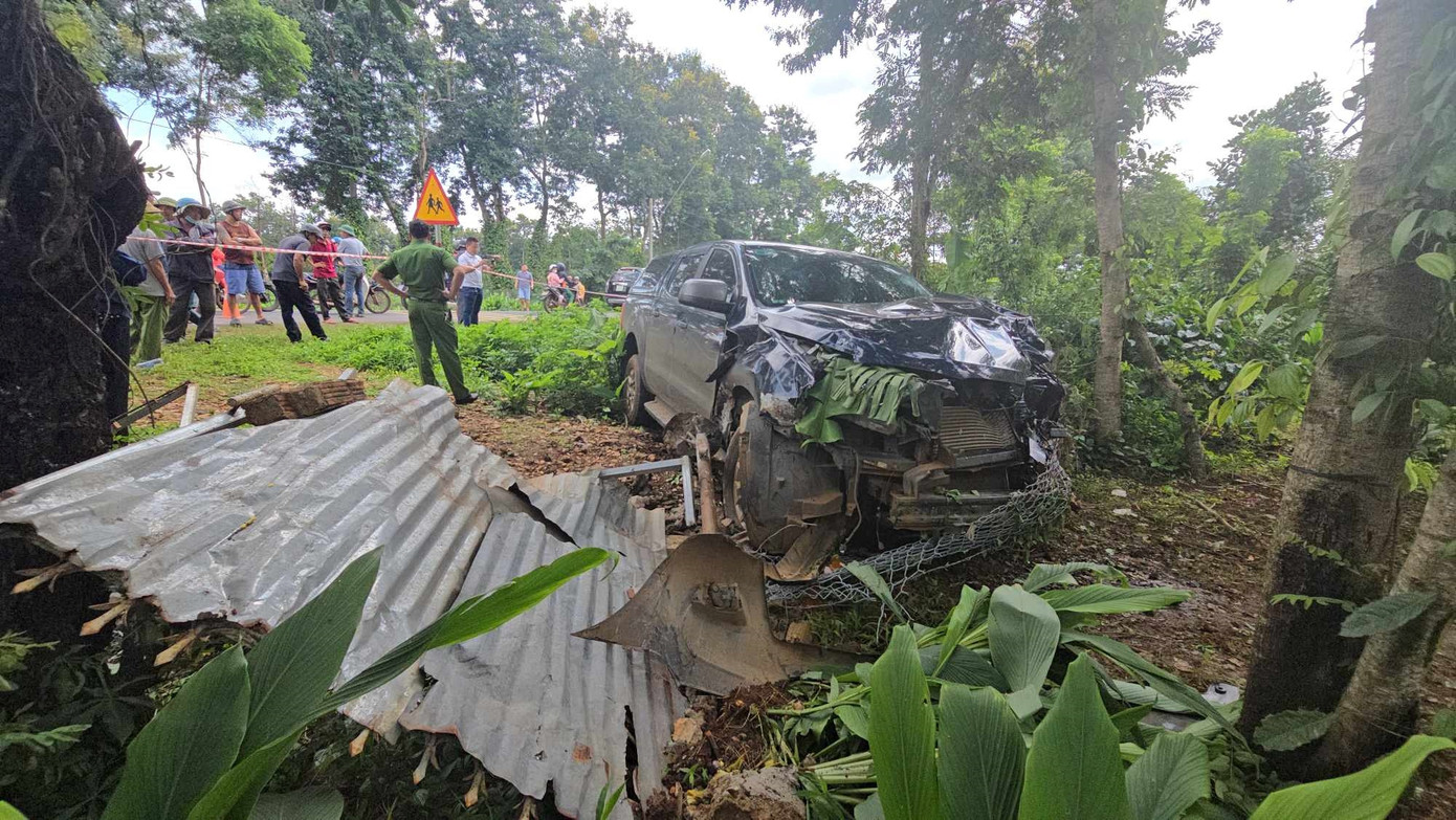 Ô tô được phát hiện tại hiện trường Ô tô được phát hiện tại hiện trường