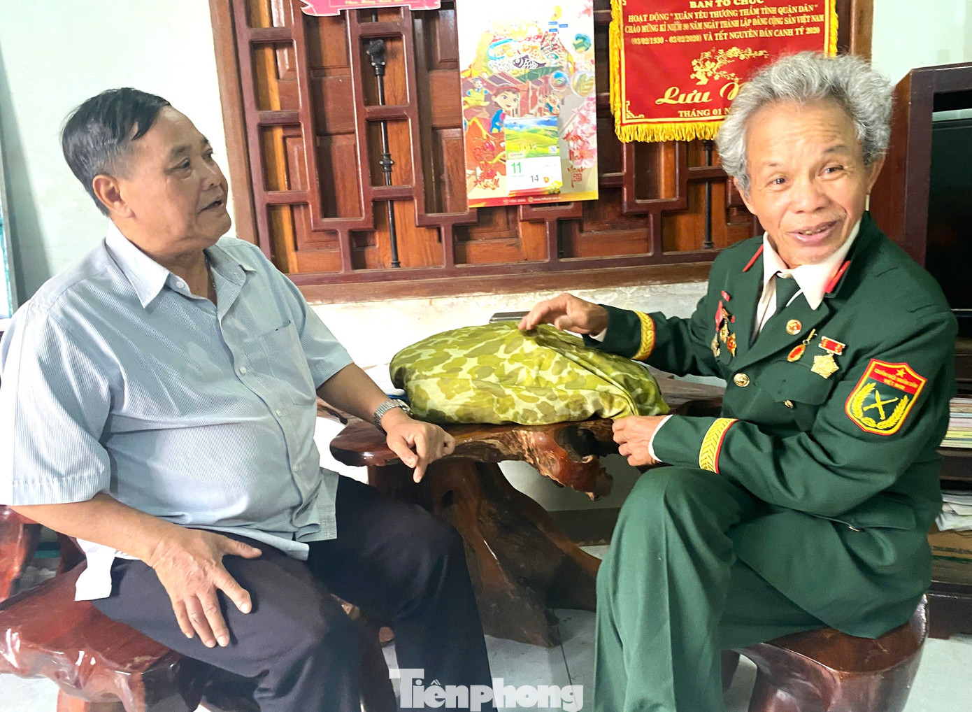 Ông Nguyễn Văn Thí chia sẻ về những năm tháng chiến đấu vì độc lập dân tộc. Ông Nguyễn Văn Thí chia sẻ về những năm tháng chiến đấu vì độc lập dân tộc.