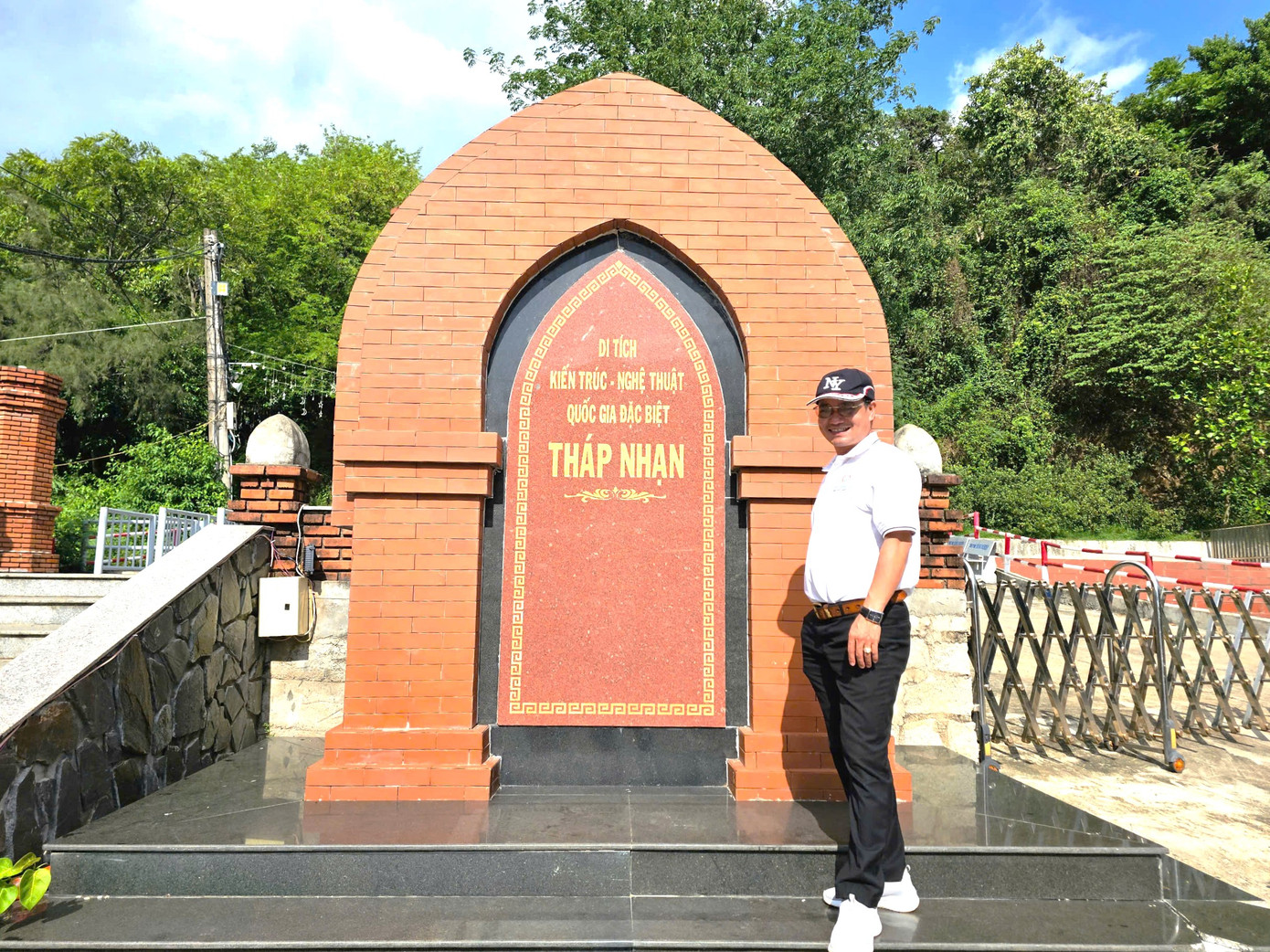 Di tích kiến trúc nghệ thuật quốc gia đặc biệt tháp Nhạn (thuộc tỉnh Phú Yên cũ, nay là tỉnh Đắk Lắk mới). Di tích kiến trúc nghệ thuật quốc gia đặc biệt tháp Nhạn (thuộc tỉnh Phú Yên cũ, nay là tỉnh Đắk Lắk mới).