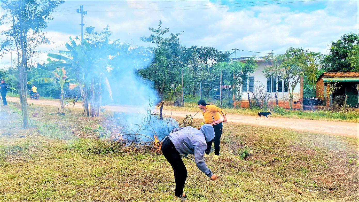 Nhà cộng đồng sẽ là nơi để bà con tập trung giao lưu mỗi khi trong buôn có việc. Nhà cộng đồng sẽ là nơi để bà con tập trung giao lưu mỗi khi trong buôn có việc.