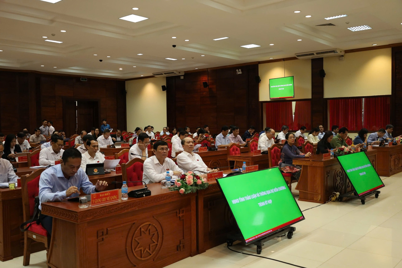 Các đại biểu HĐND tỉnh Đắk Lắk.