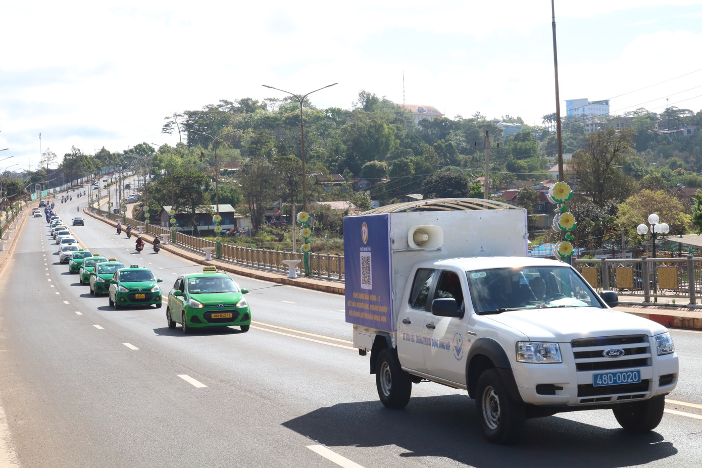 Diễu hành tuyên truyền về chuyển đổi số