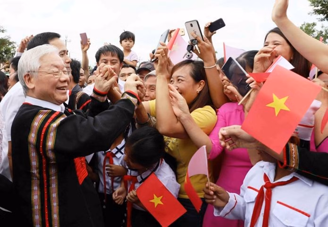 Tổng Bí thư, Chủ tịch nước Nguyễn Phú Trọng dự Ngày hội Đại đoàn kết toàn dân tộc tại Đắk Lắk, năm 2018. Tổng Bí thư, Chủ tịch nước Nguyễn Phú Trọng dự Ngày hội Đại đoàn kết toàn dân tộc tại Đắk Lắk, năm 2018.
