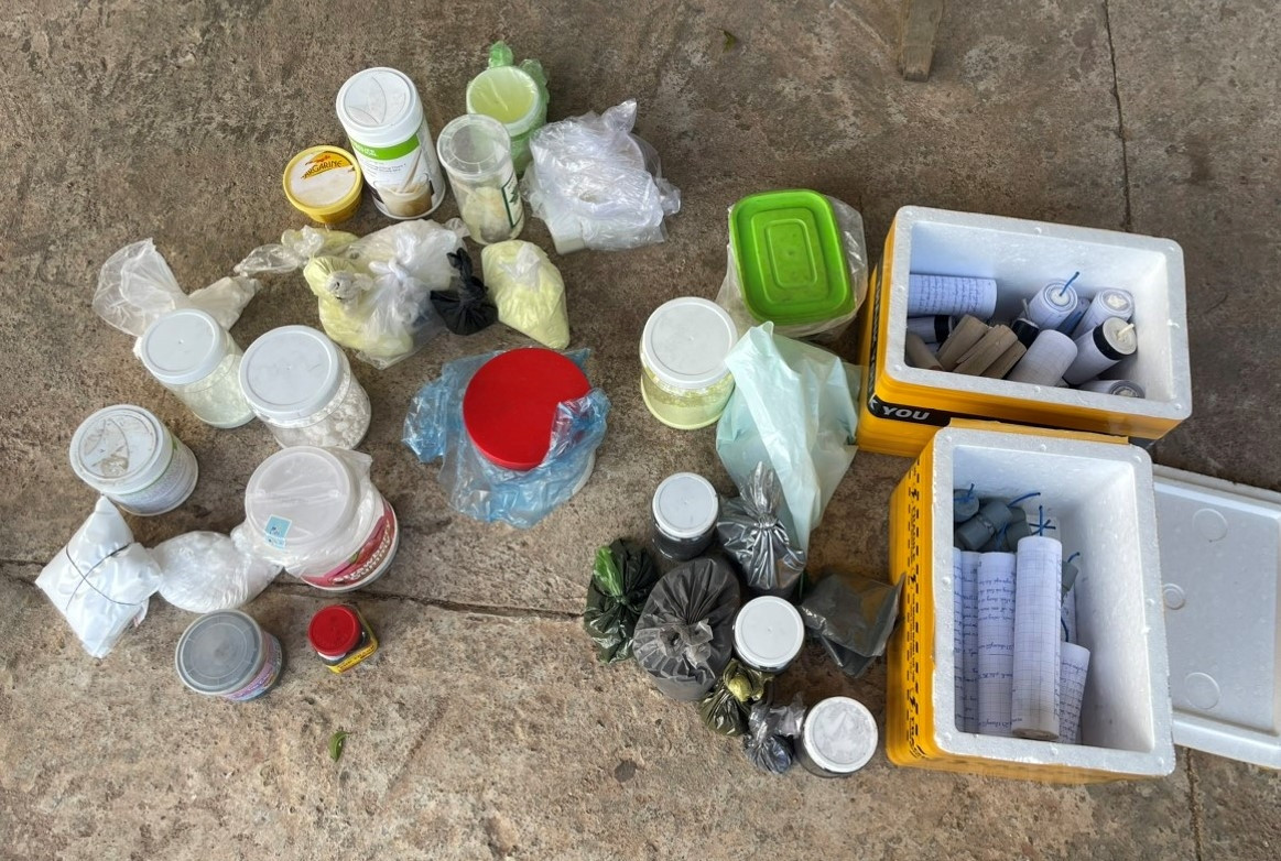 Tang vật trong một vụ chế tạo pháo nổ ở Đắk Lắk Tang vật trong một vụ chế tạo pháo nổ ở Đắk Lắk