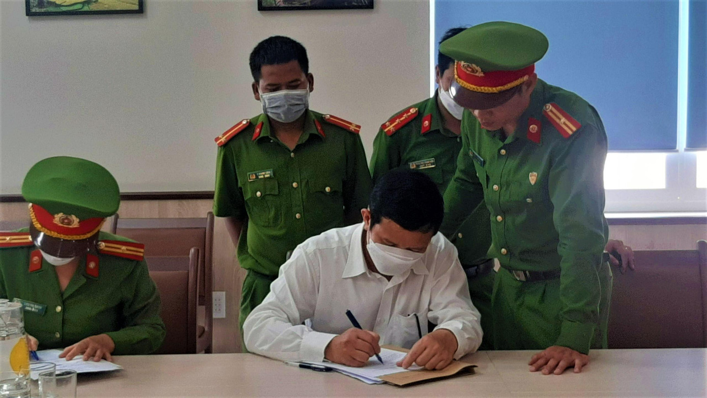 Ông Trịnh Quang Trí ký các quyết định của cơ quan điều tra