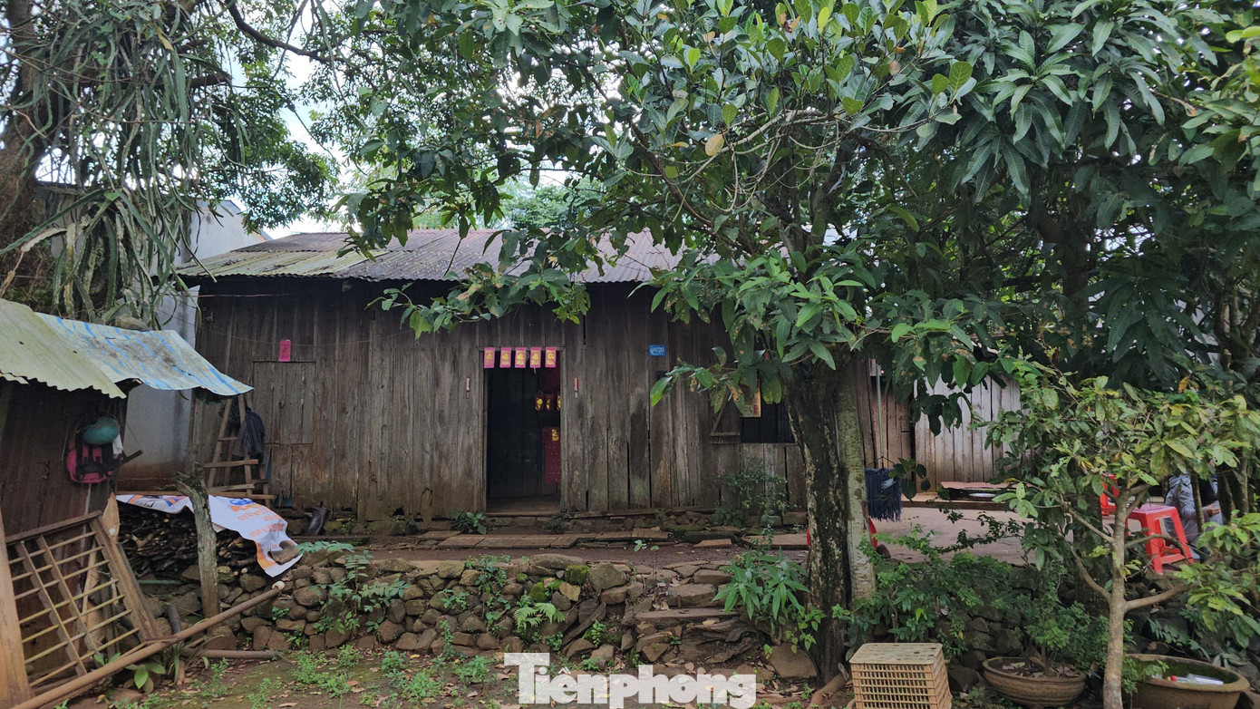 Căn nhà của gia đình ông Lộc được xây dựng đã vài chục năm