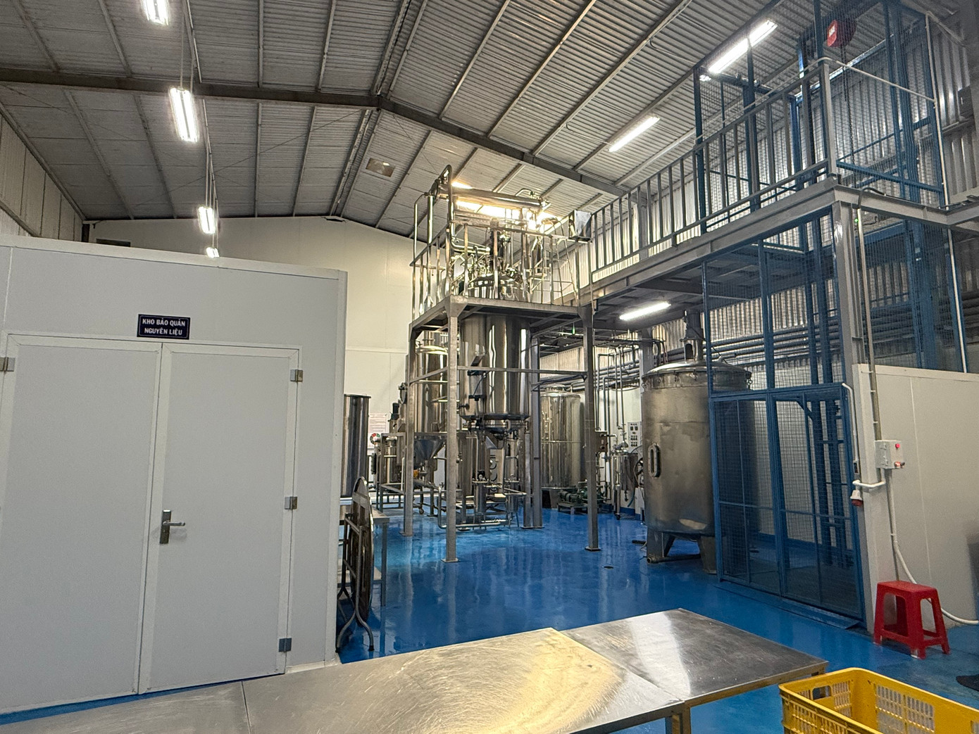 Máy móc phục vụ sản xuất tại công ty.