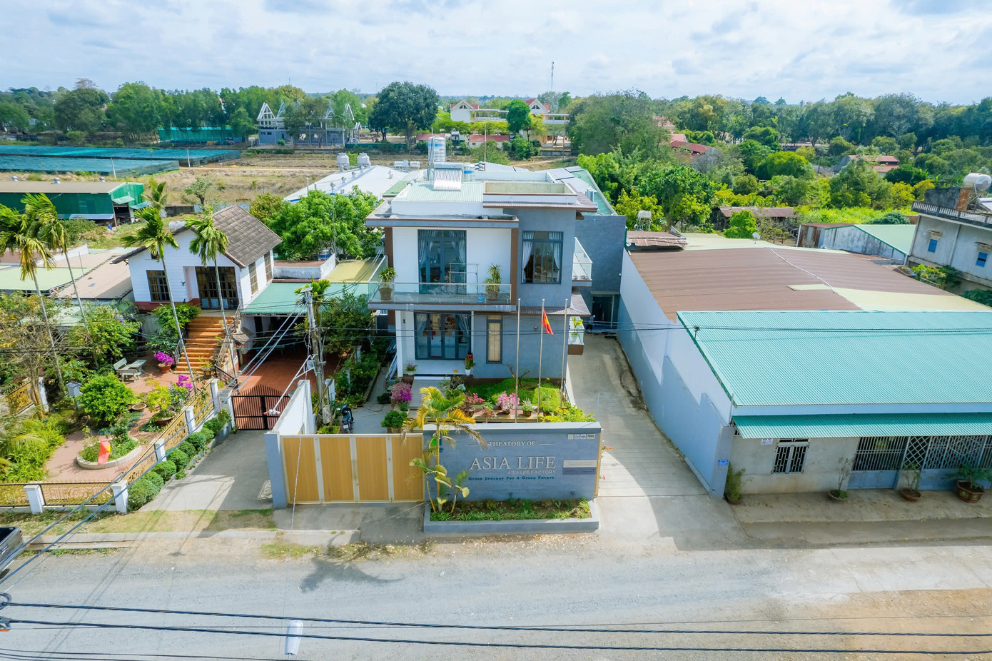 Nhà máy sản xuất kẹo Kera.