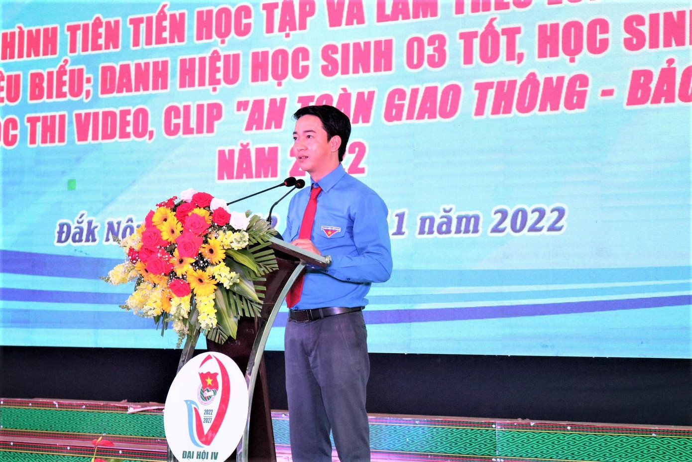 Anh Trương Văn Bình - Phó Bí thư phụ trách Tỉnh Đoàn Đắk Nông, phát biểu tại chương trình Anh Trương Văn Bình - Phó Bí thư phụ trách Tỉnh Đoàn Đắk Nông, phát biểu tại chương trình