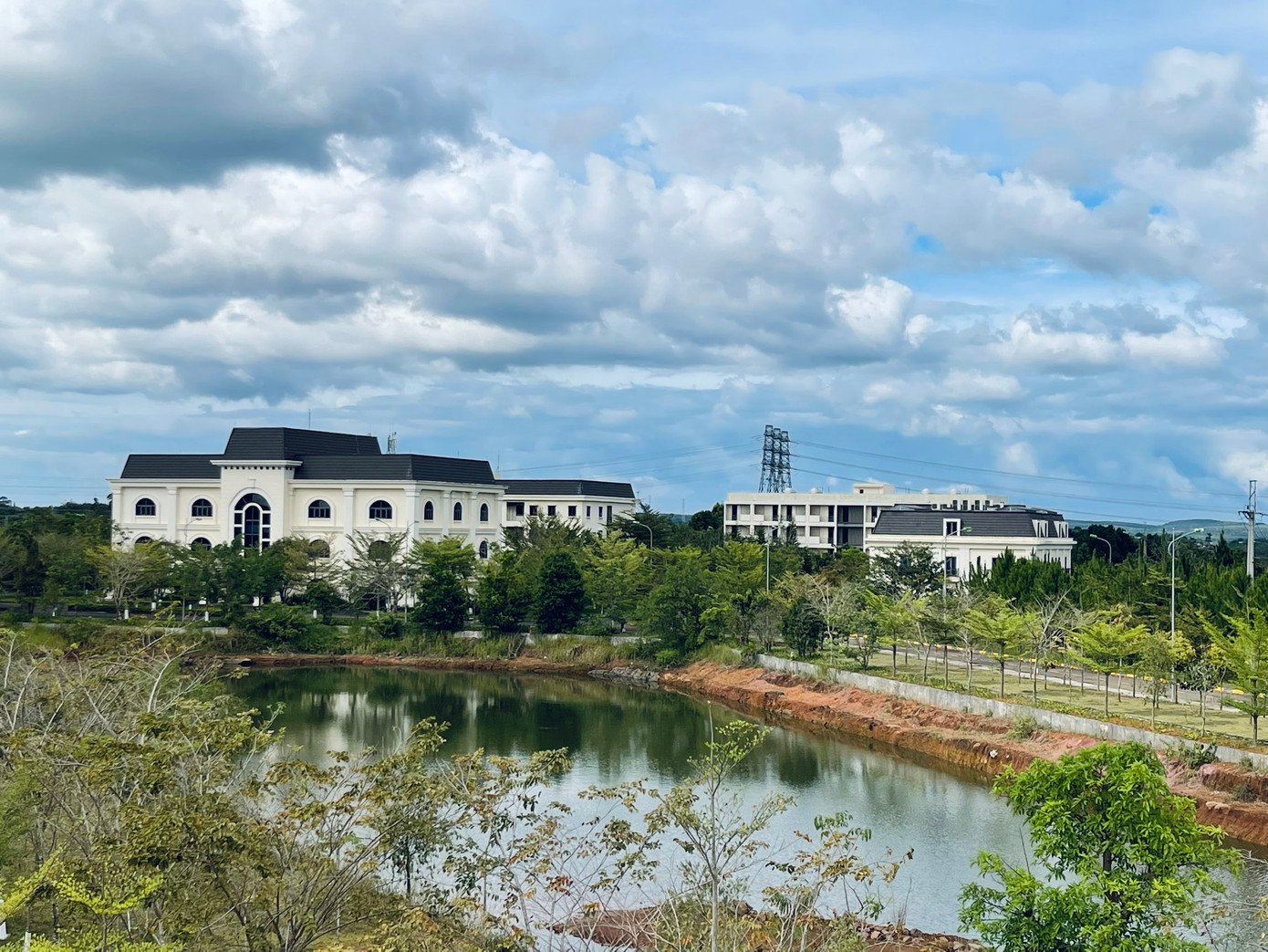 Bên trong dự án Nhà máy điện phân nhôm Đắk Nông.
