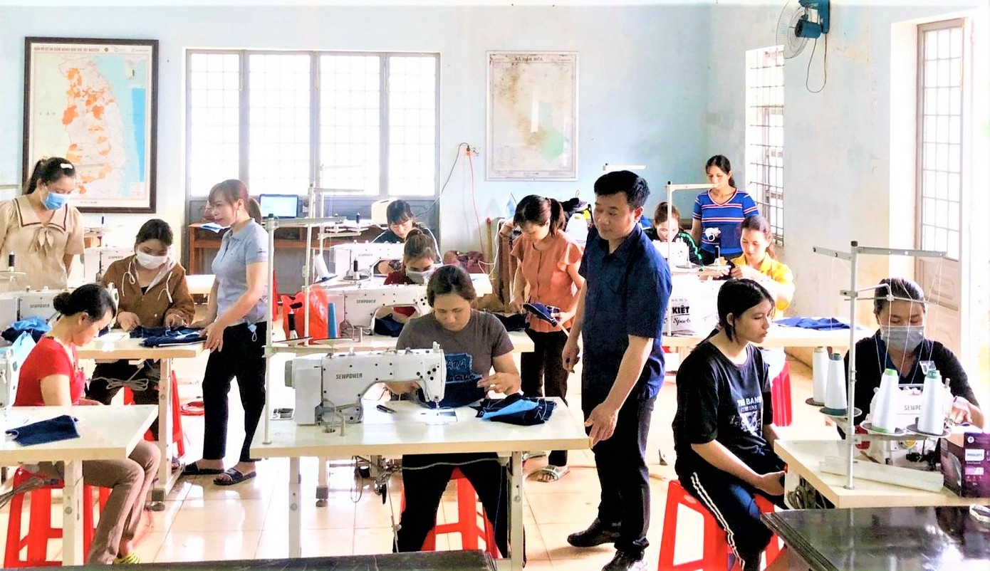 Người dân ở Đắk Nông tham gia học nghề Người dân ở Đắk Nông tham gia học nghề